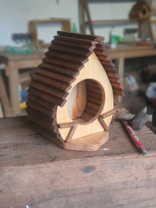 Mangeoire "Le cèdre gourmand N°1"